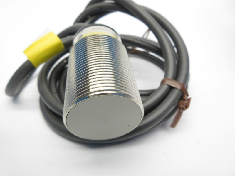 OMRON E2E-X10E1 12-24VDC NSMP