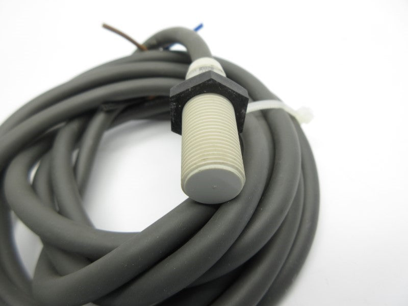 OMRON E2F-X2F1 12-24VDC 2M NSMP