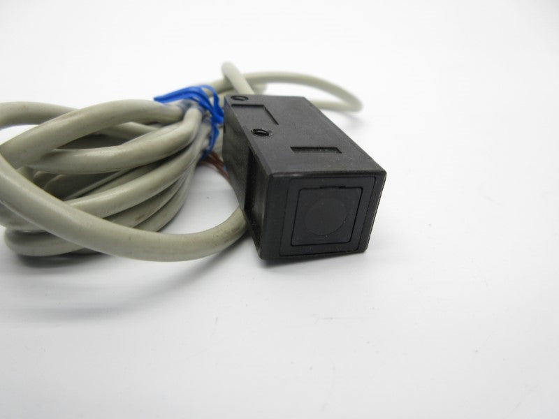 OMRON E3S-2DE4 12-24VDC UNMP