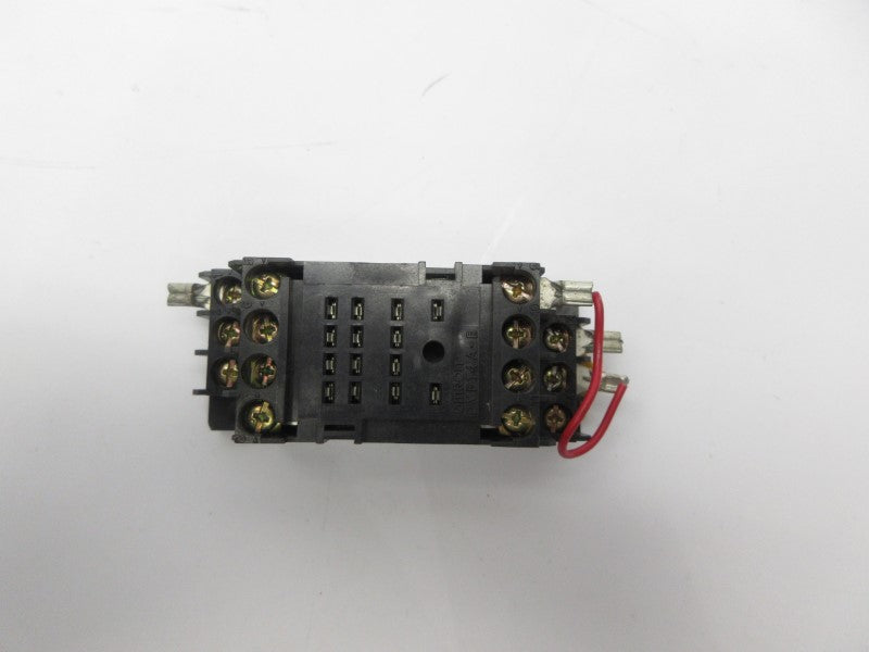 OMRON PYF14A-E 250V 5A (AS PICTURED) UNMP