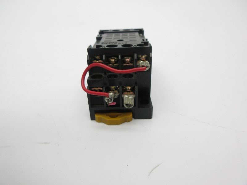 OMRON PYF14A-E 250V 5A (AS PICTURED) UNMP