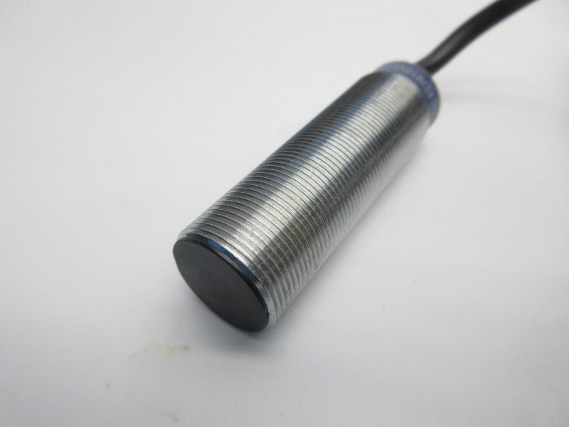 TELEMECANIQUE XS1-M18NA370 12-48V NSMP