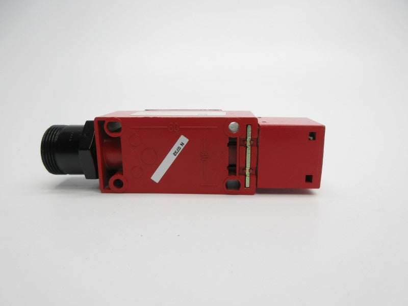 TELEMECANIQUE XCSA713FW1 240V 3A NSMP