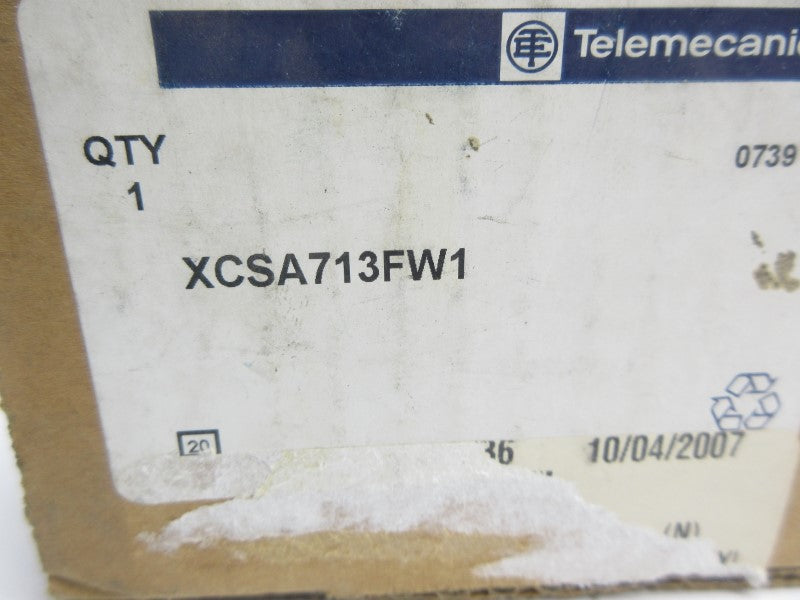 TELEMECANIQUE XCSA713FW1 240V 3A NSMP