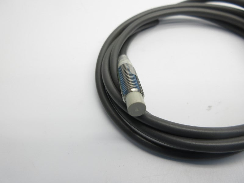 OMRON E2E-X4MD1 12-24VDC UNMP