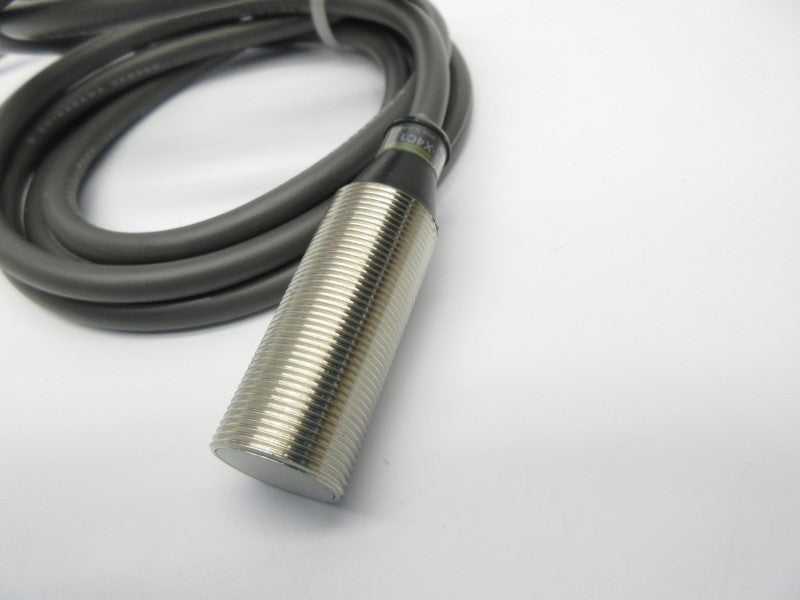 OMRON E2EY-X4C1 12-24VDC 2M NSMP