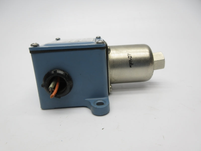 UNITED ELECTRIC J6-160 277VAC 15A 50-180PSI UNMP