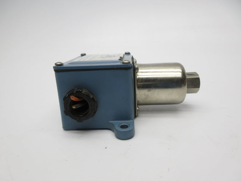 UNITED ELECTRIC J6-152-9529 480VAC 15A 0-50PSI UNMP