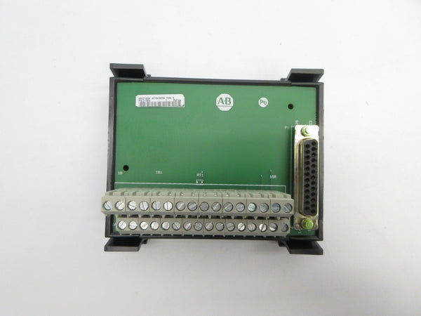 ALLEN BRADLEY 1492-AIFM8S-3 SER. C 0-132VAC/DC (BR/WH) NSMP