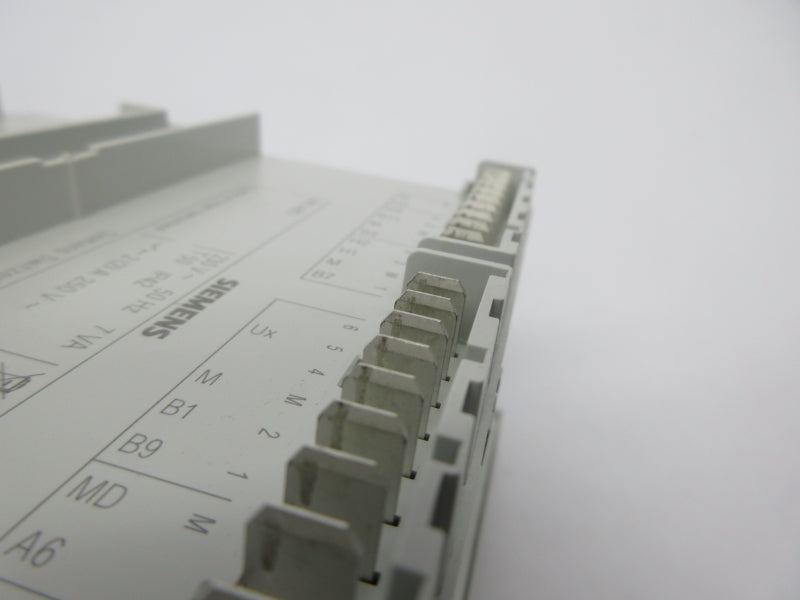 SIEMENS RVL480 230V (AS PICTURED) UNMP