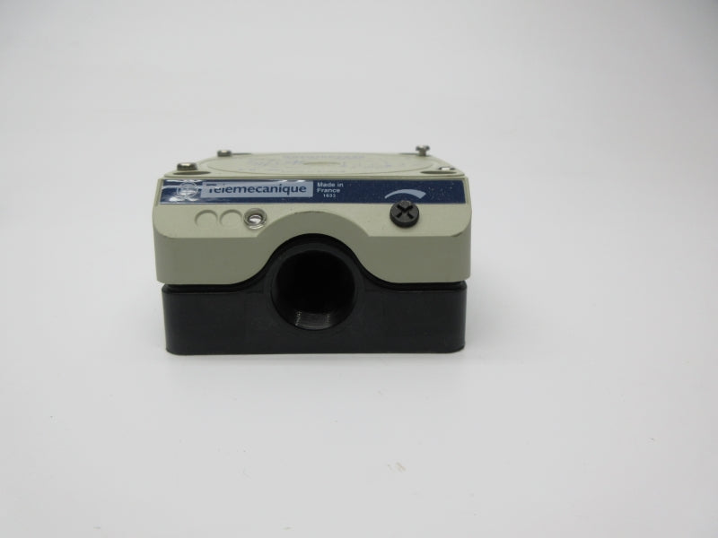 TELEMECANIQUE XSDH607339 12-48V NSNP