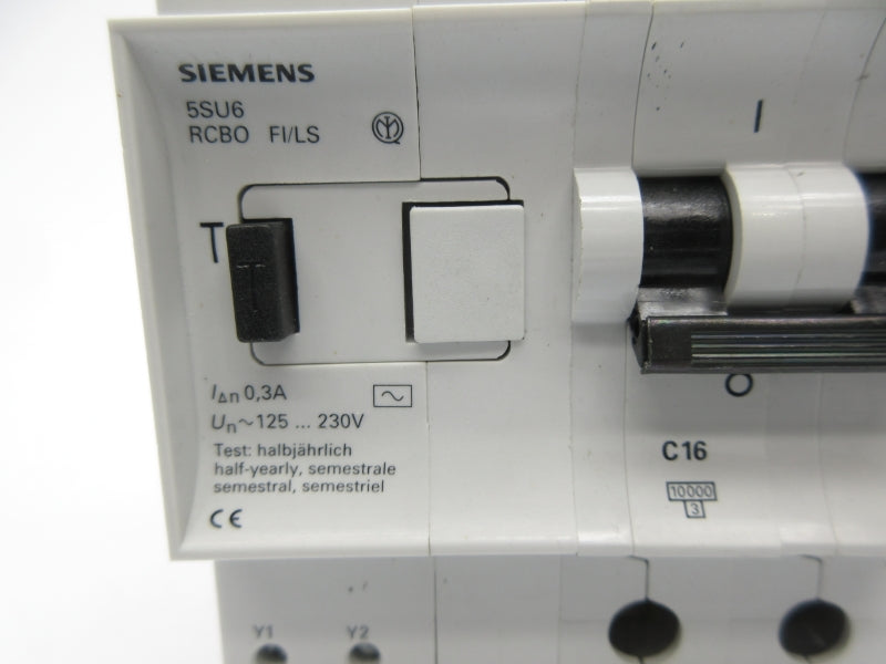 SIEMENS 5SU6C16 125/230V 16A NSNP