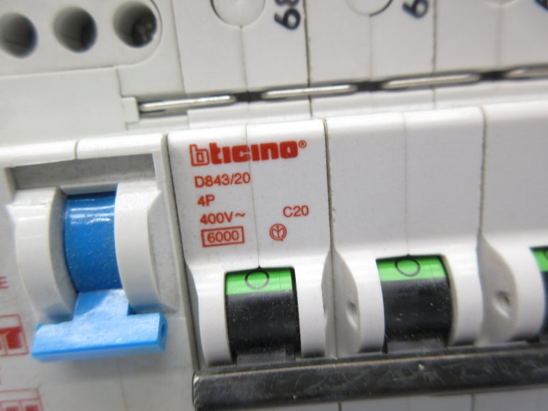 BTICINO D843/20 400V 20A NSNP