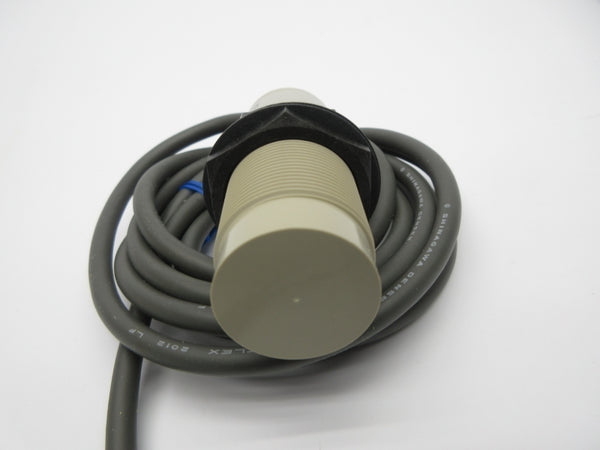 OMRON E2K-X15MF1 12-24VDC 2M NSMP