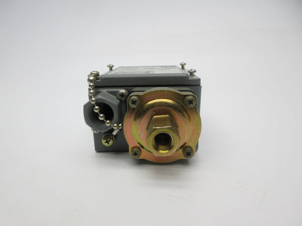SQUARE D 9012GGW-4 SER. C 240PSI NSNP