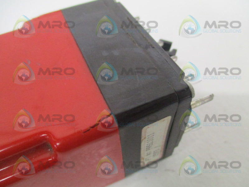 RED LION CONTROLS PRS11011 PLUG-IN SPEED SWITCH RELAY (AS PICTURED) UNMP