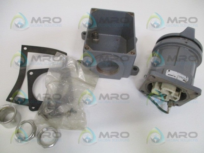 THOMAS & BETTS 3124-78 RECEPTACLE (AS PICTURED) NSMP