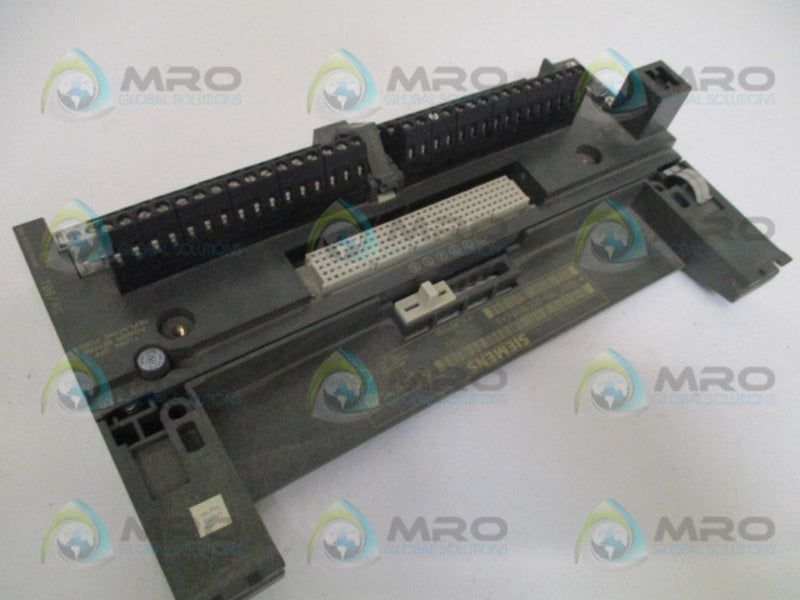 SIEMENS SIMATIC 6ES7193-0CC10-0XA0 BLOCK TERMINAL NSNP