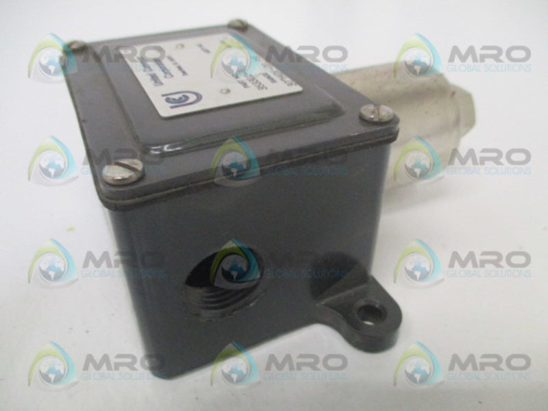 UNITED ELECTRIC J6-11477 30"HG-20/PSI NSNP