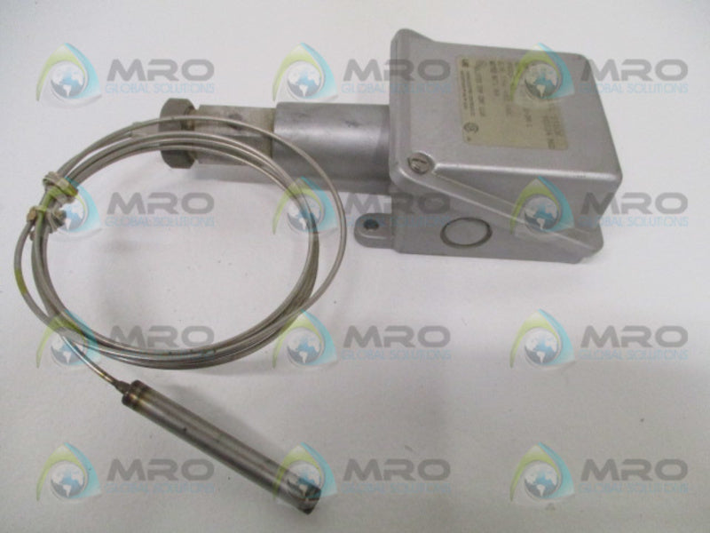 UNITED ELECTRIC F100-8BS TEMPERATURE SWITCH 50-650F/10-340C UNMP