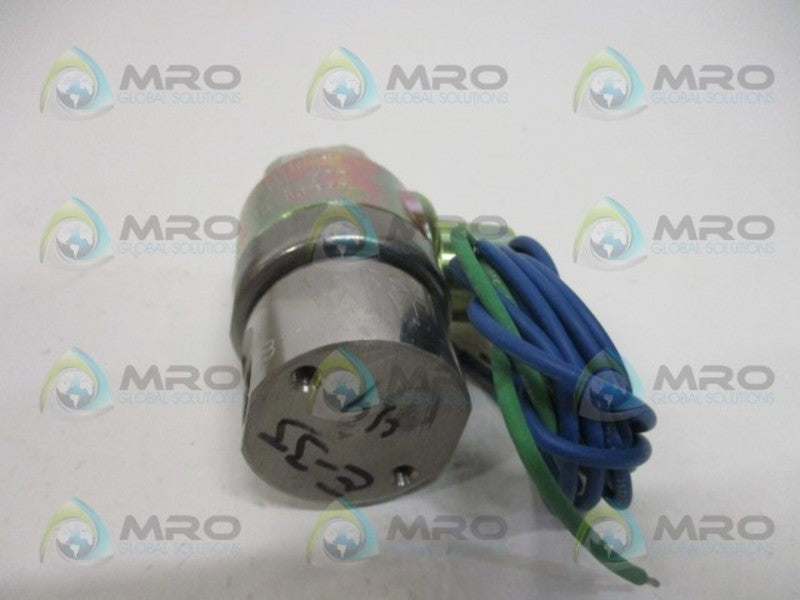 VERSA ESM-3302-44-H-XX-120V60 THREE WAY DIRECTIONAL VALVE NSMP
