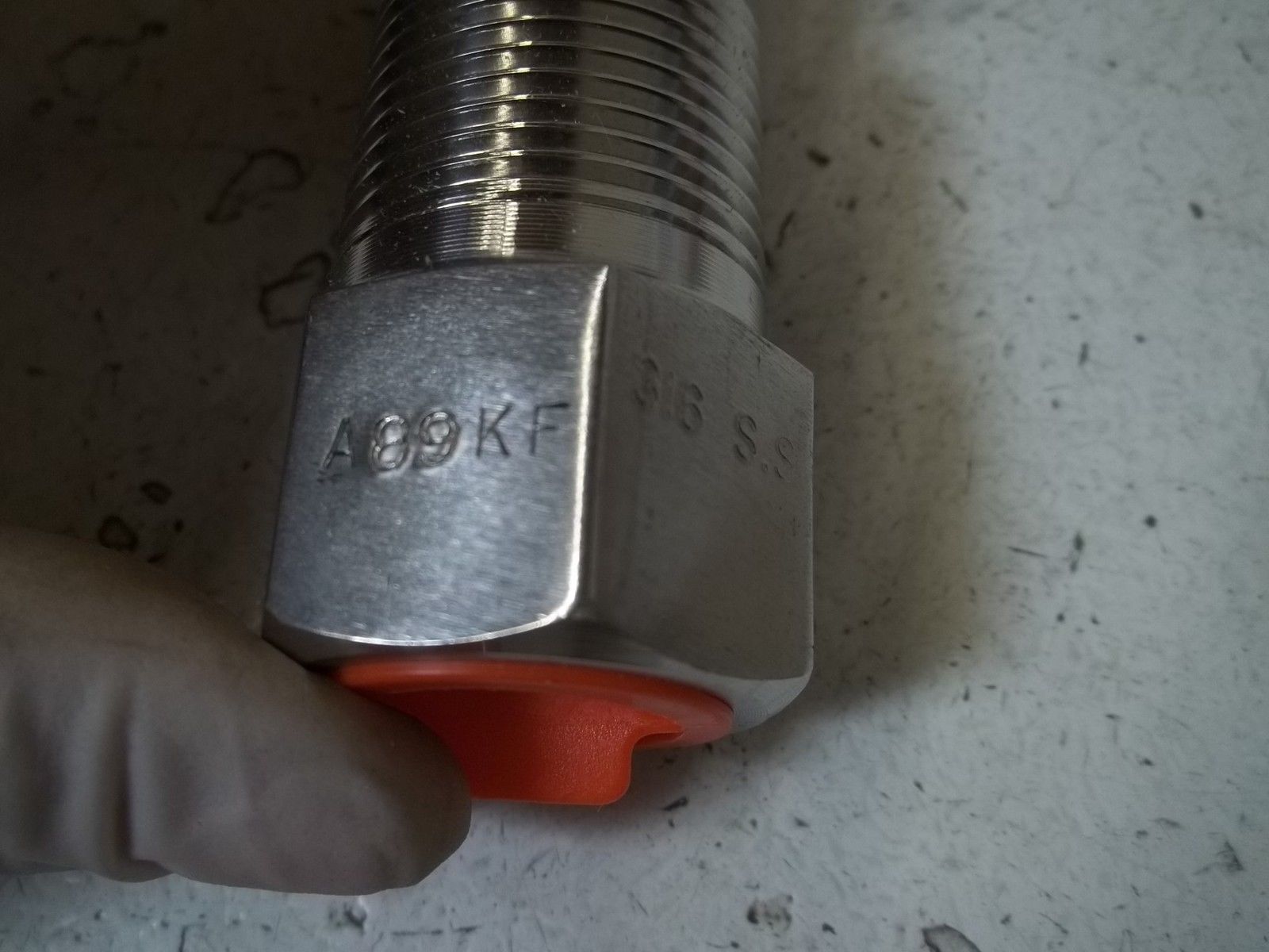 INDUSTRIAL MRO A89KF 316SS VALVE STEM *NEW NO BOX*
