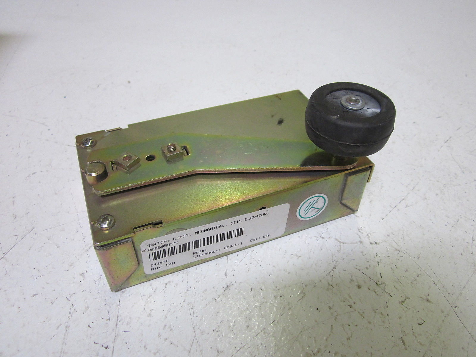 ADAMS O841 AAA6098NM1 OTIS SWITCH ASSEMBLY 125V *USED*