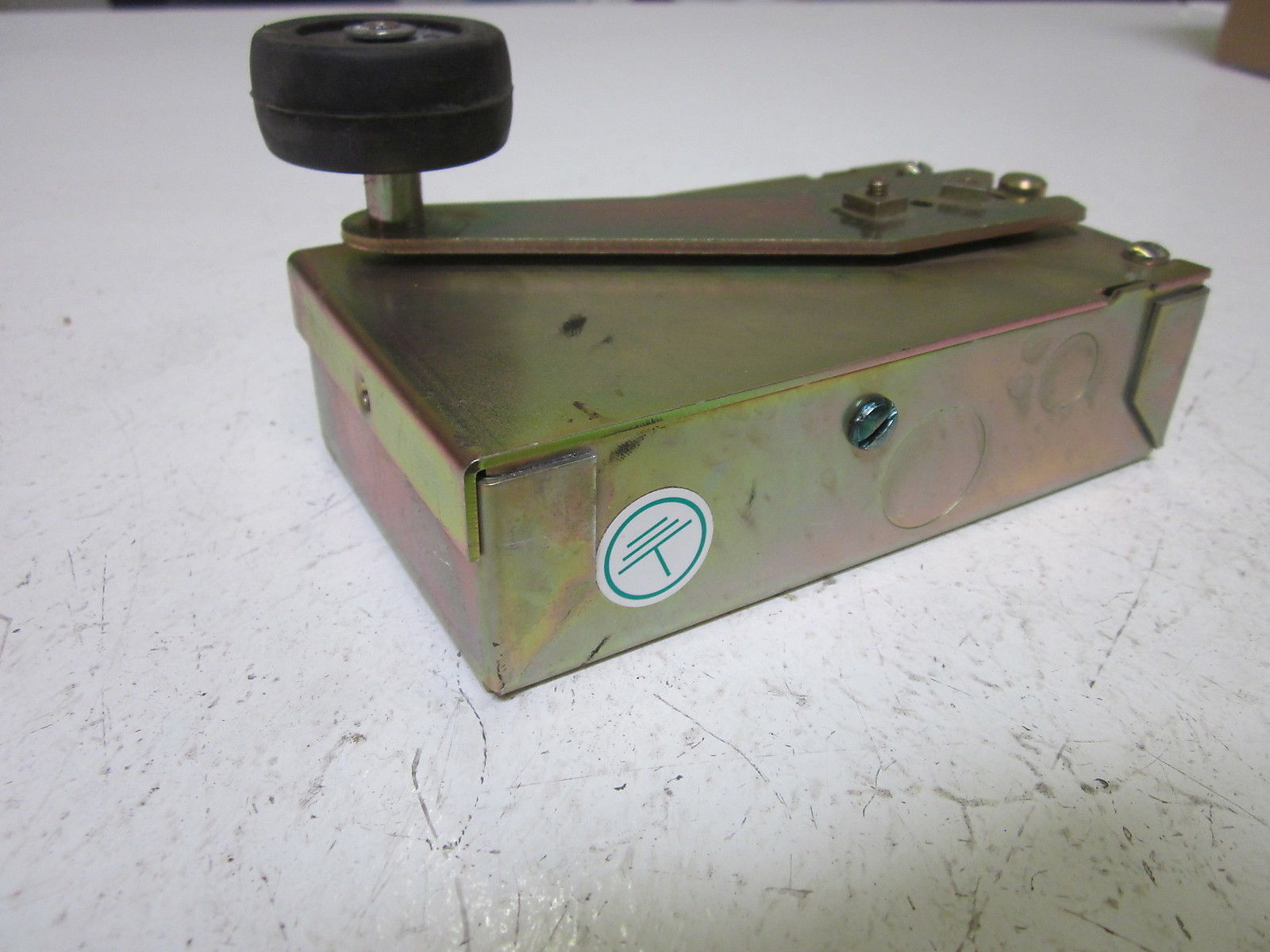 ADAMS O841 AAA6098NM1 OTIS SWITCH ASSEMBLY 125V *USED*