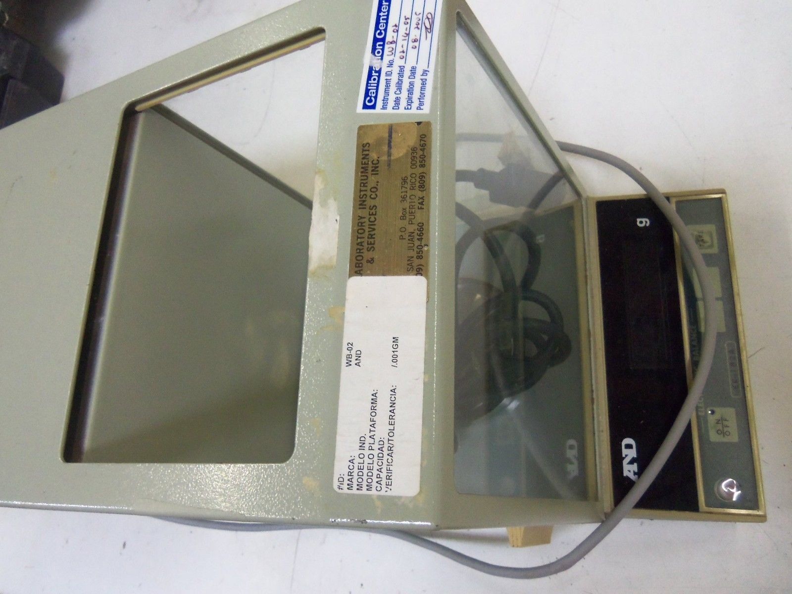 A&D ER-182A ELECTRONIC BALANCE (AS PICTURED-GLASS CRACKED) *USED*