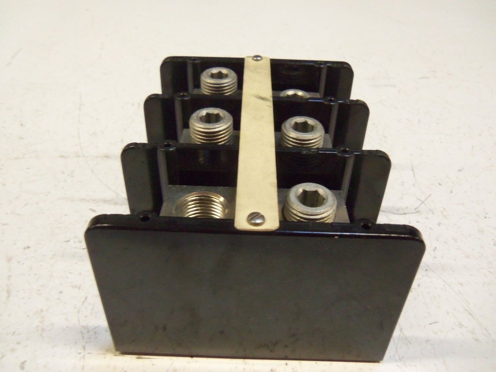 ALLEN BRADLEY 1492-PD3113 SERIES B POWER TERMINAL UNMP