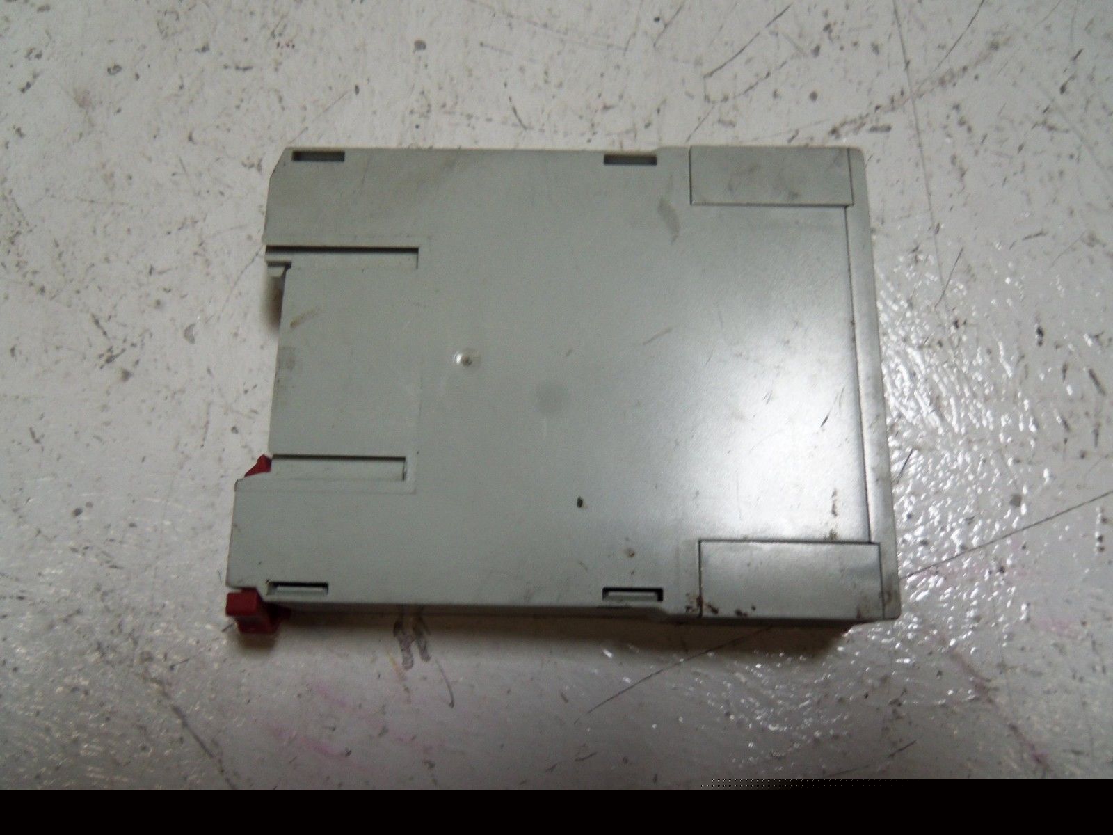 ALLEN-BRADLEY 700-FSM3UU23 SERIES B TIMING RELAY *USED*