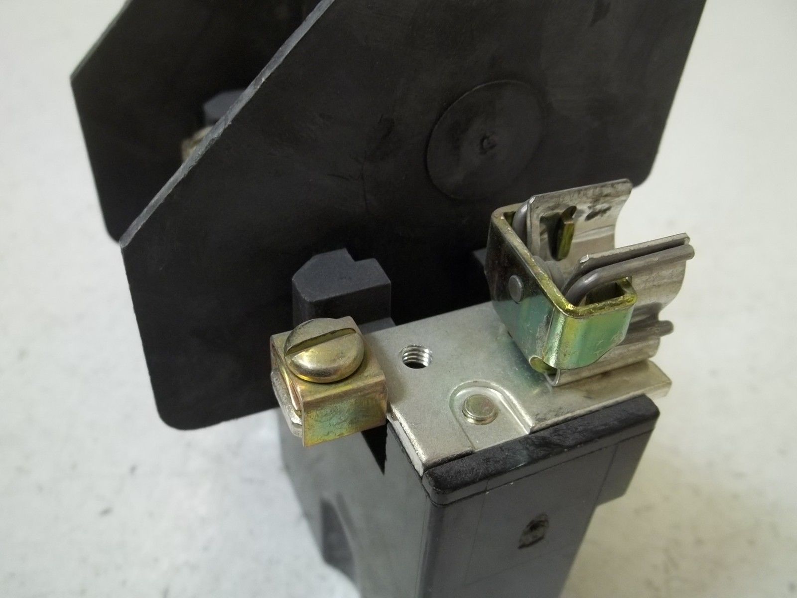 ALLEN BRADLEY 1494V-FSR233 SER.A FUSE BLOCK UNMP