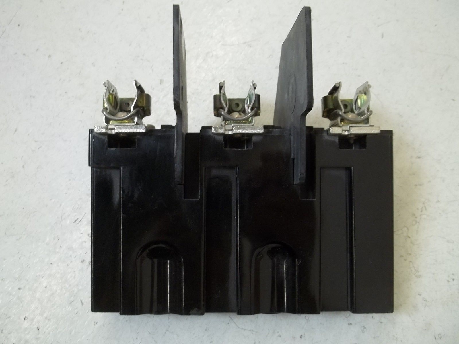 ALLEN BRADLEY 1494V-FSR233 SER.A FUSE BLOCK UNMP