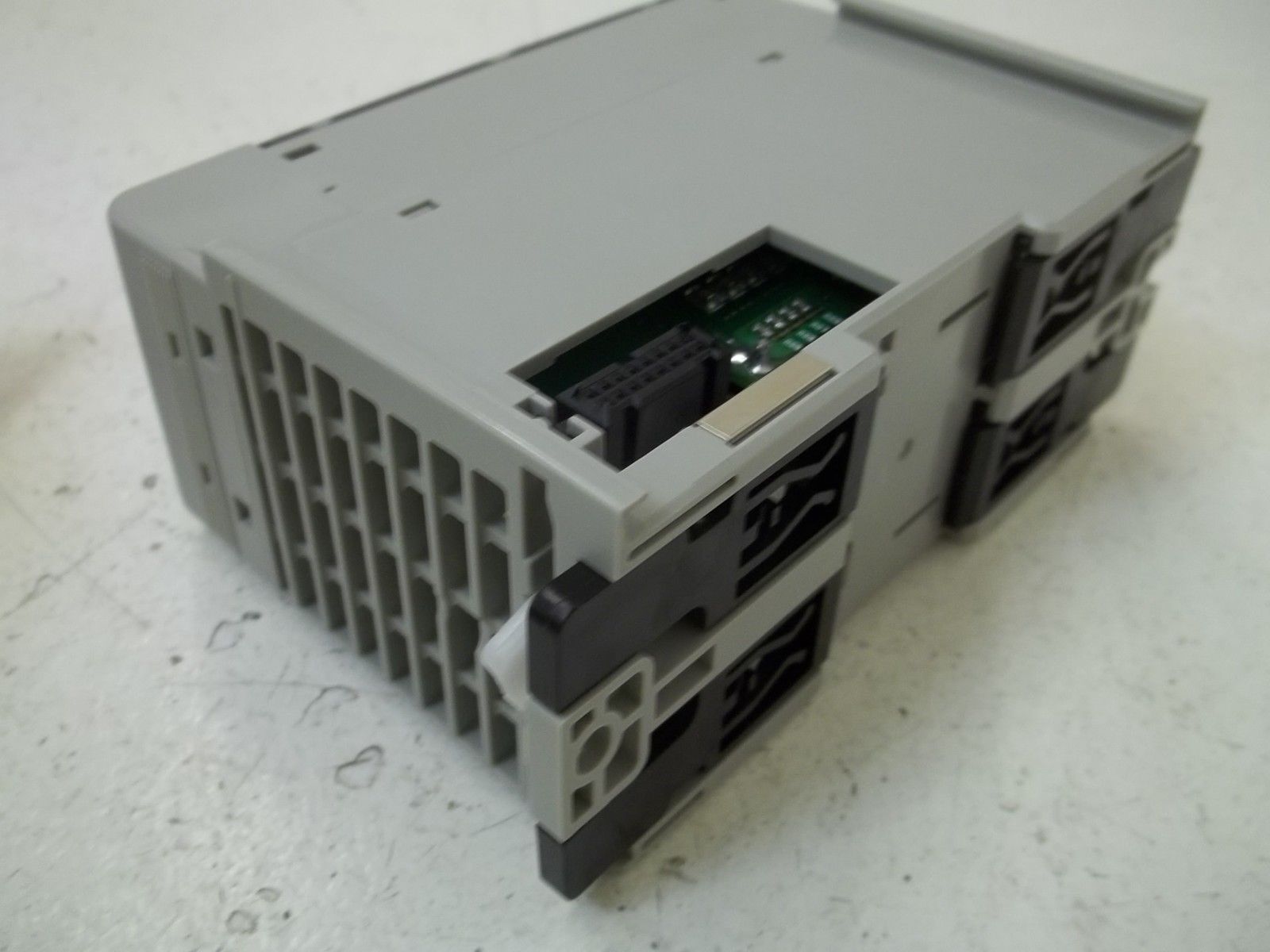 INDUSTRIAL SPARE PART 1796-OB32 SER.A 20.4-26.4VDC SOURCING OUTPUT MODULE NSMP