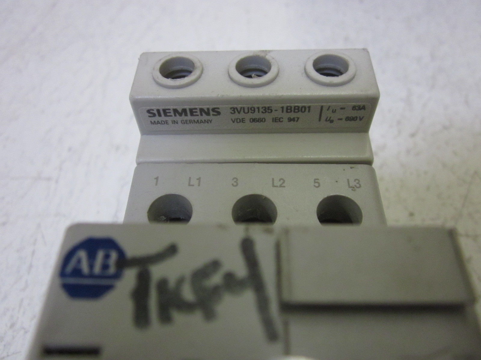 INDUSTRIAL SPARE PART 190E-NNZ242-CC10C SER. A w/ SIEMENS 3VU9135-1BB01 UNMP