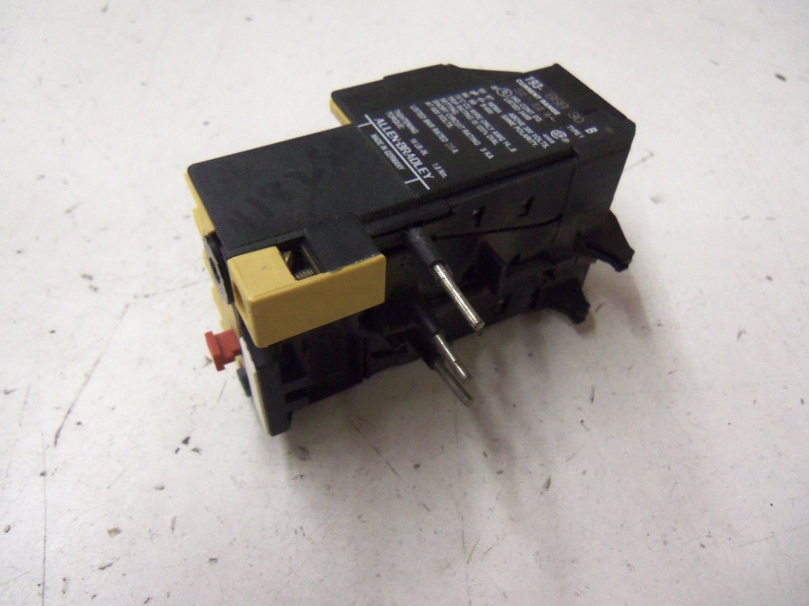 ALLEN BRADLEY 193-BSB 30 SERIES B *USED*