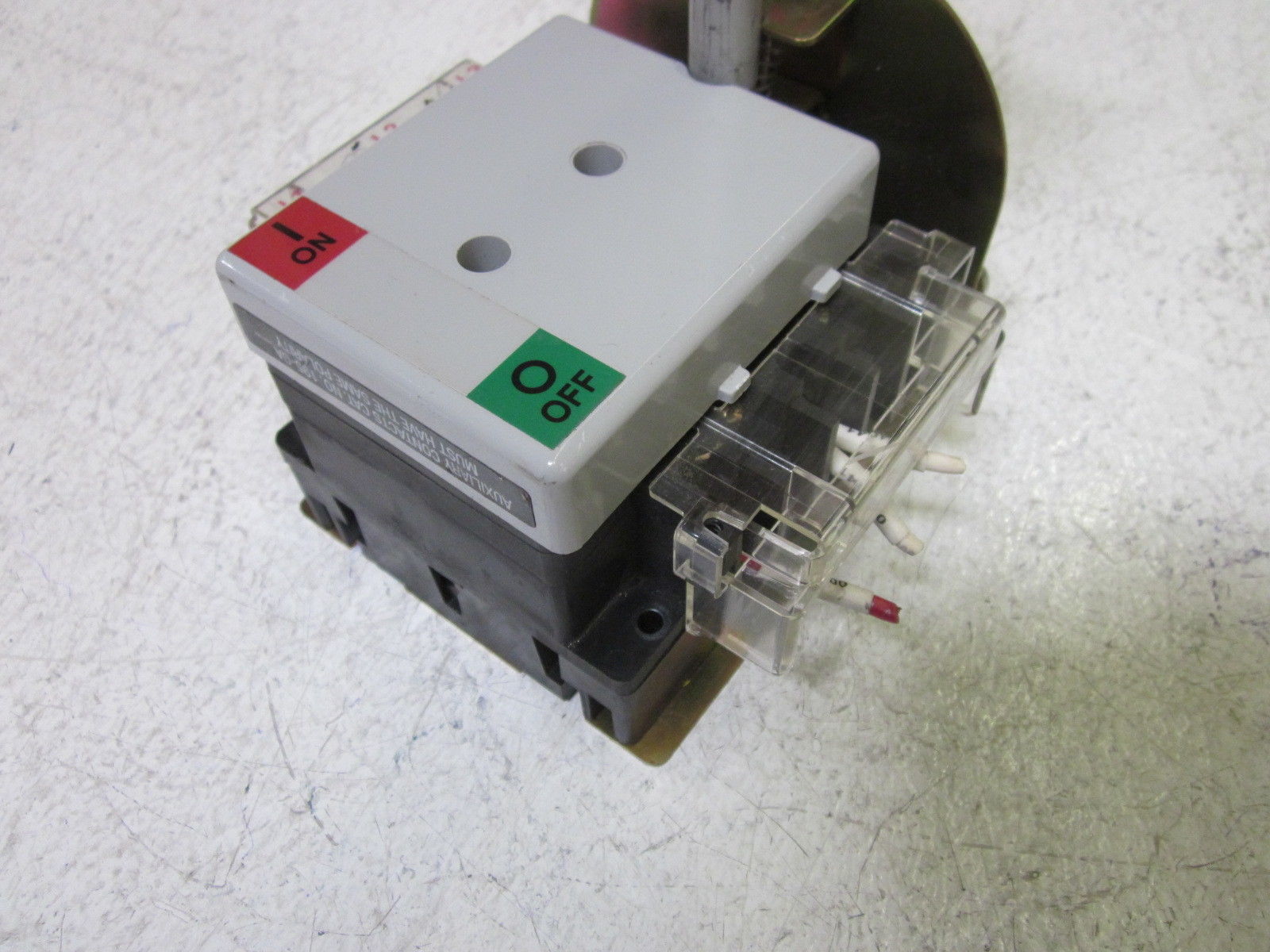 INDUSTRIAL SPARE PART 194RF-NN030 SER. A DISCONNECT SWITCH W/ HANDLE  UNMP
