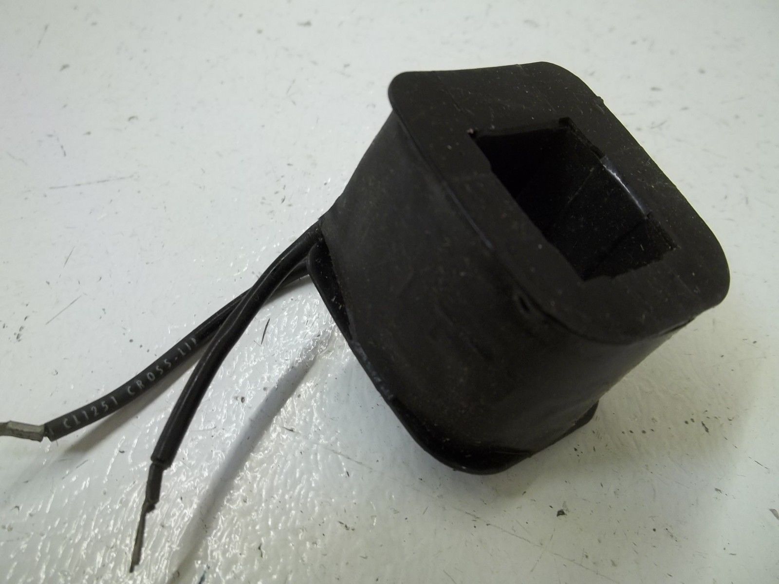 INDUSTRIAL SPARE PART 1L11 COIL 440V UNMP