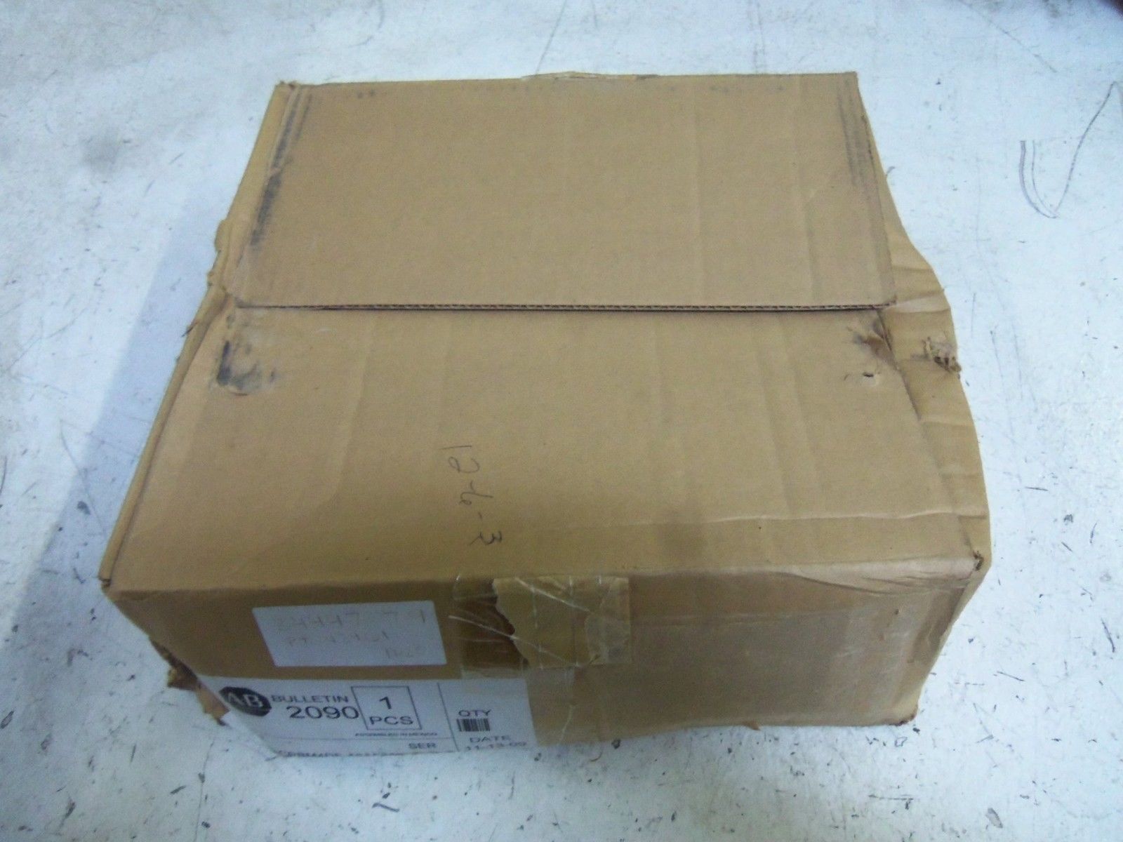 ALLEN BRADLEY 2090-CPBM4DF-16AF30 SERIES A POWER CABLE *NEW IN BOX*