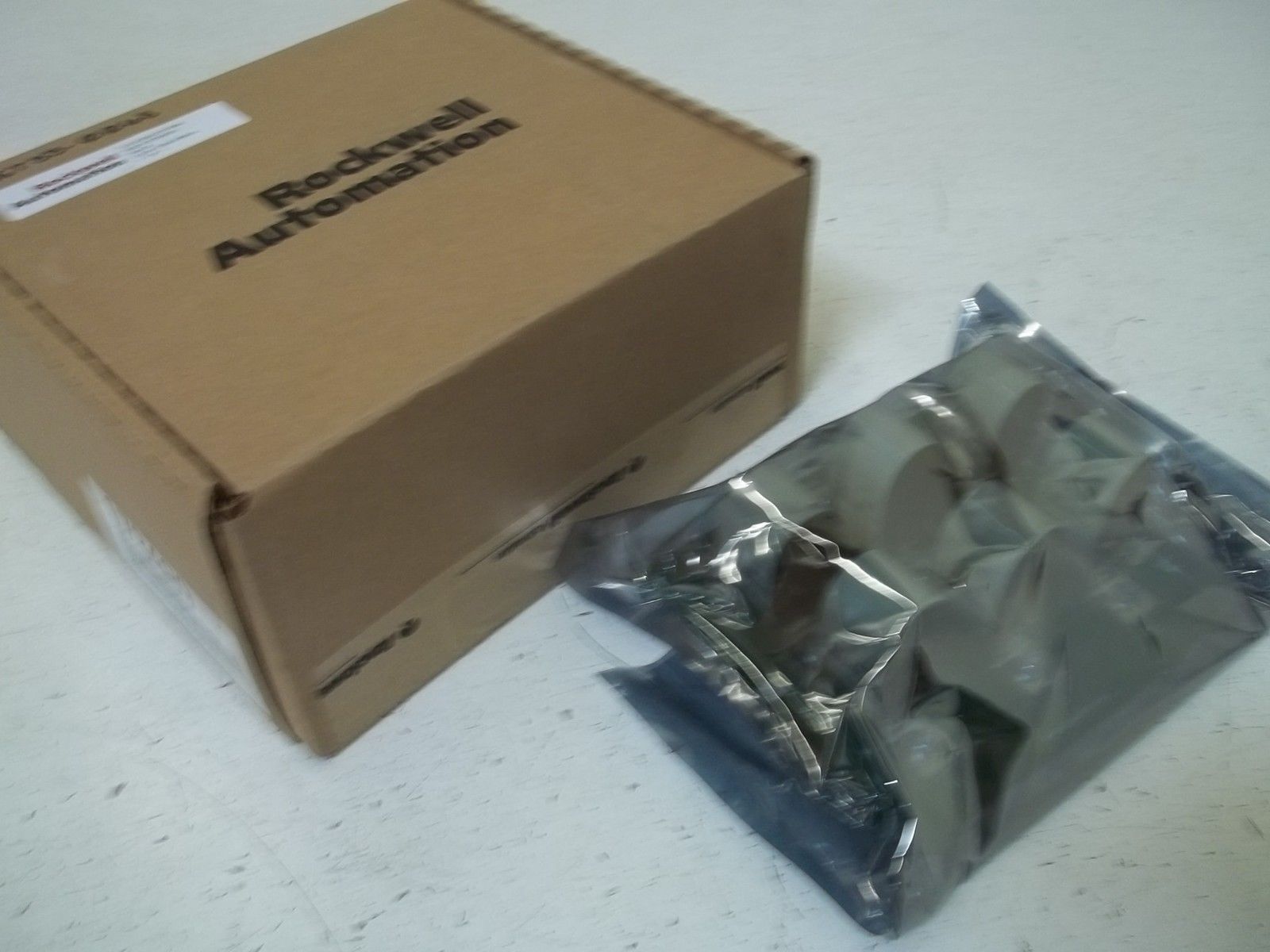 ALLEN BRADLEY 2300-SPB01A SER.A LINE RC SUPPRESSOR:FOR 230-575VAC *NEW IN BOX*