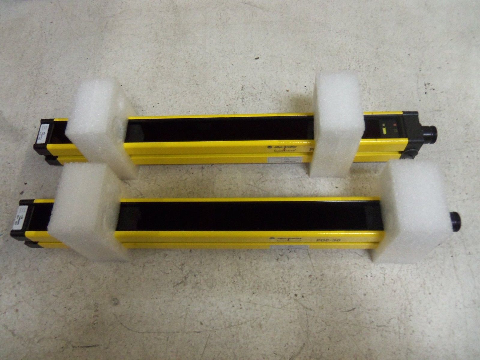 ALLEN BRADLEY 440L-P4B0450-N SERIES A PAIR TRANSMITTER & RECEIVER NSMP