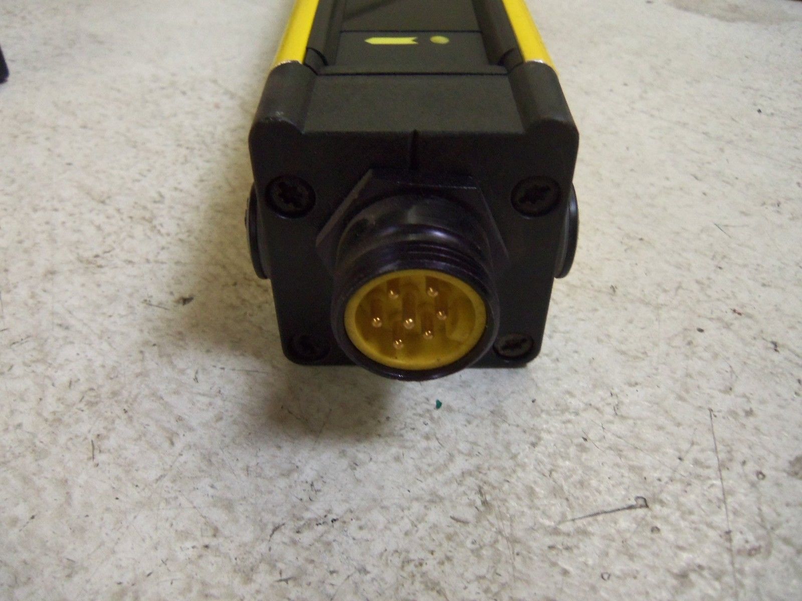 ALLEN BRADLEY GUARDMASTER 440L-T4B0900-N TRANSMITTER NSNP