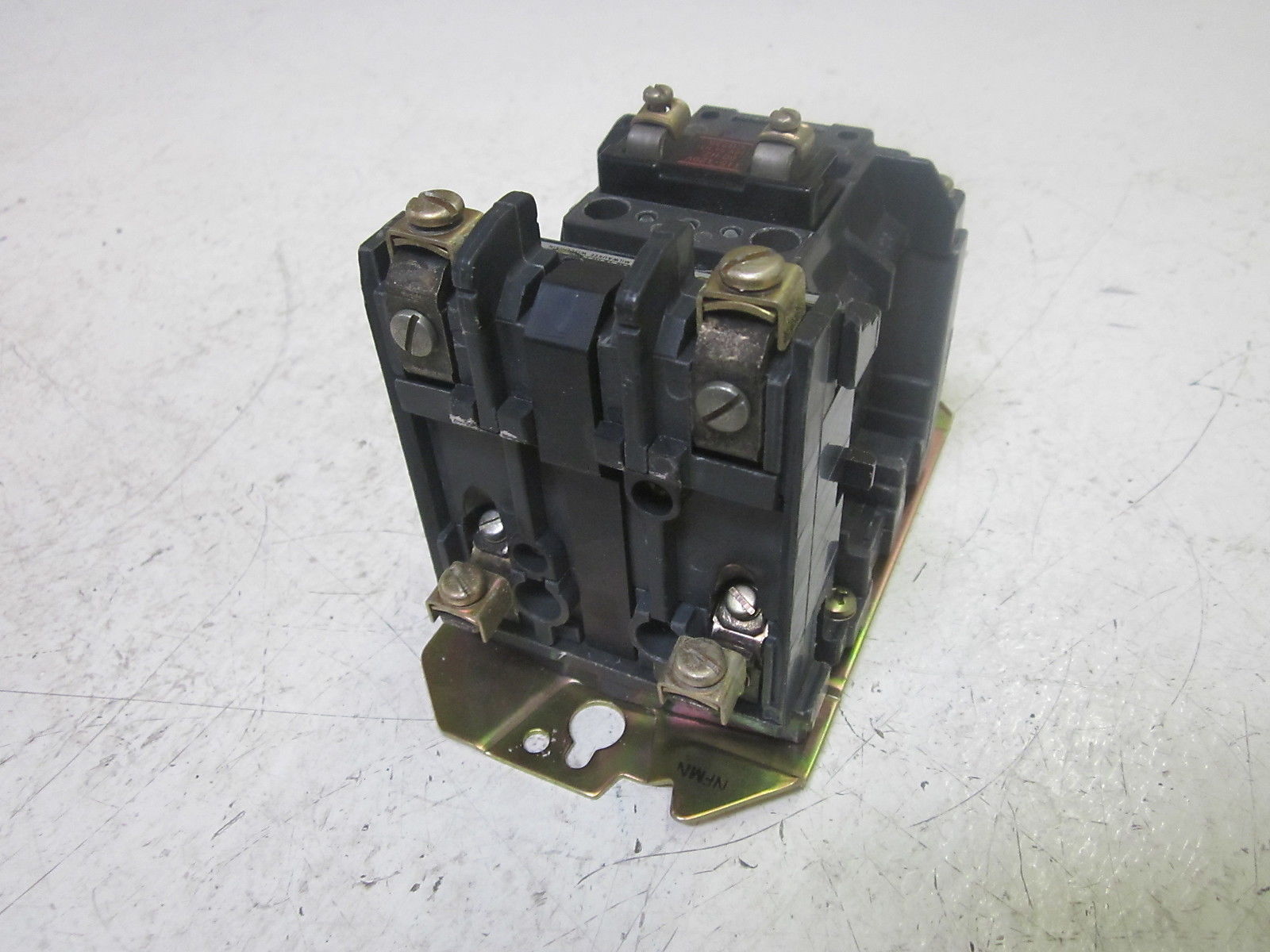 INDUSTRIAL SPARE PART 500-B0D92 SER.A MOTOR STARTER SIZE 1 UNMP