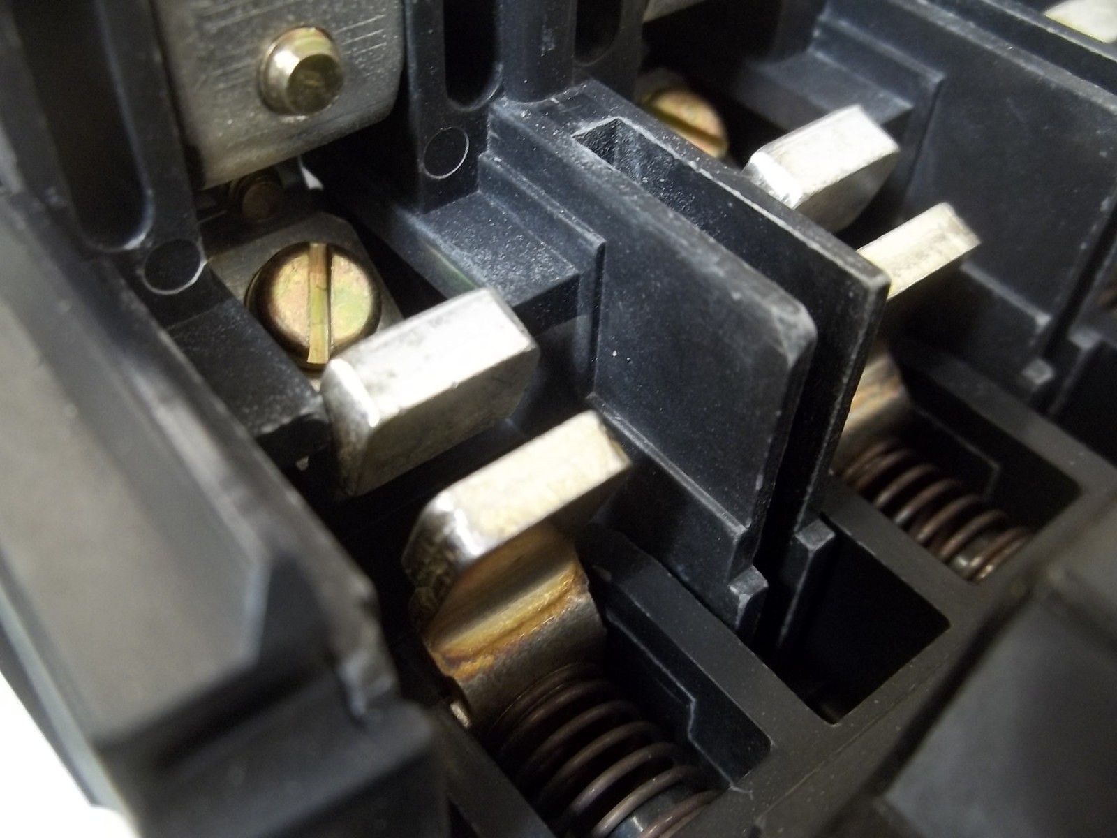 INDUSTRIAL SPARE PART 500-CO940 SER.B CONTCTAR 115-120V UNMP