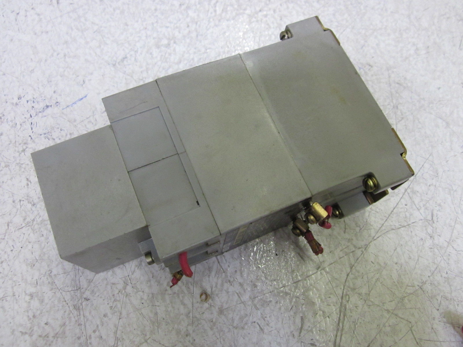 INDUSTRIAL SPARE PART 700-RT11B110A1 SER.A SOLID STATE TIMER UNMP