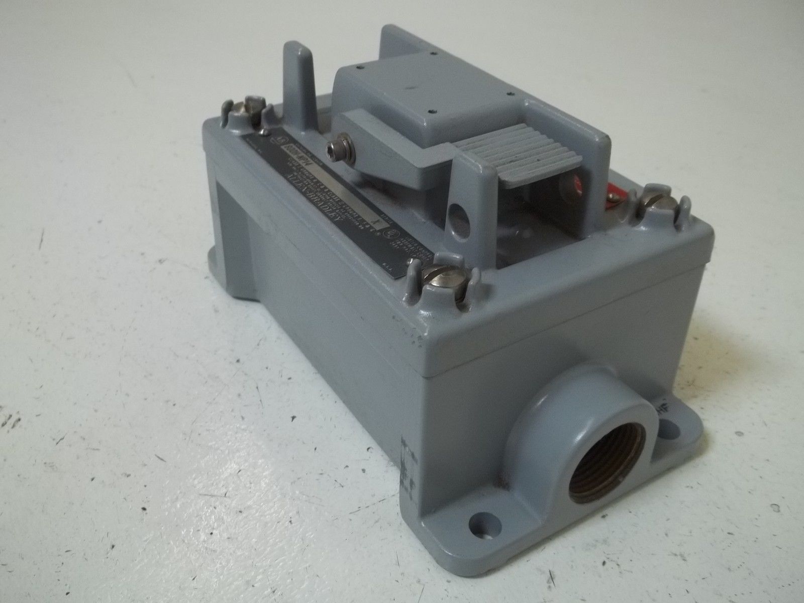 INDUSTRIAL SPARE PART 800H-1HX7 SER.X EXPLOSION PROOF PUSHBUTTON SWITCH UNMP