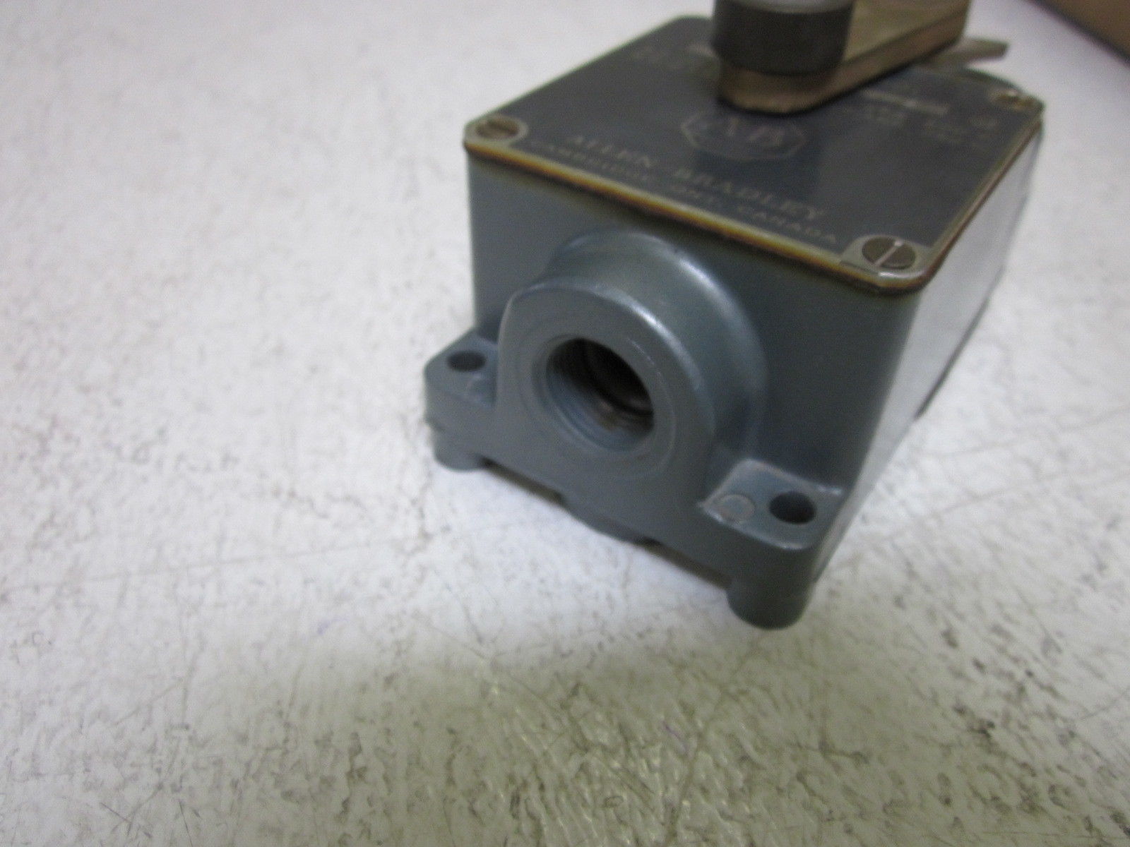 ALLEN BRADLEY 801-ASG17 SER.A LIMIT SWITCH 600V UNMP