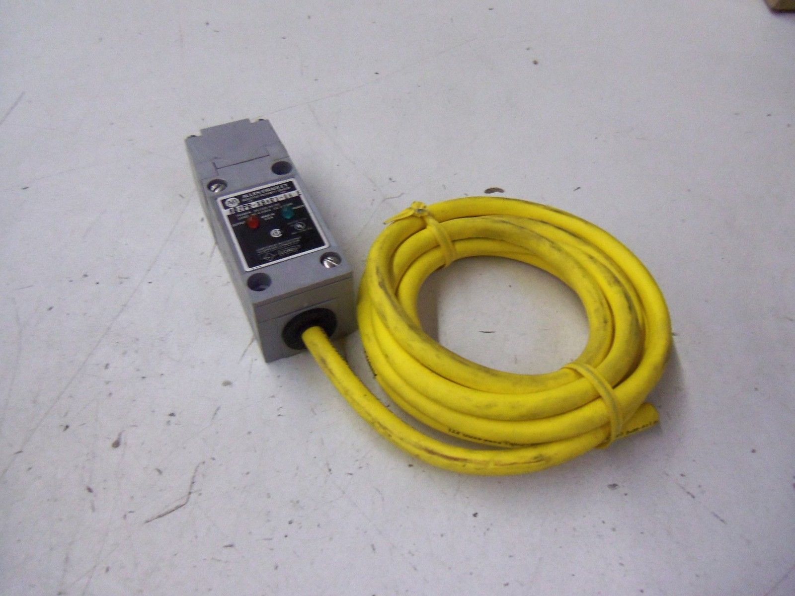 ALLEN BRADLEY 802PR-XBAR1-08 SERIES E UNMP