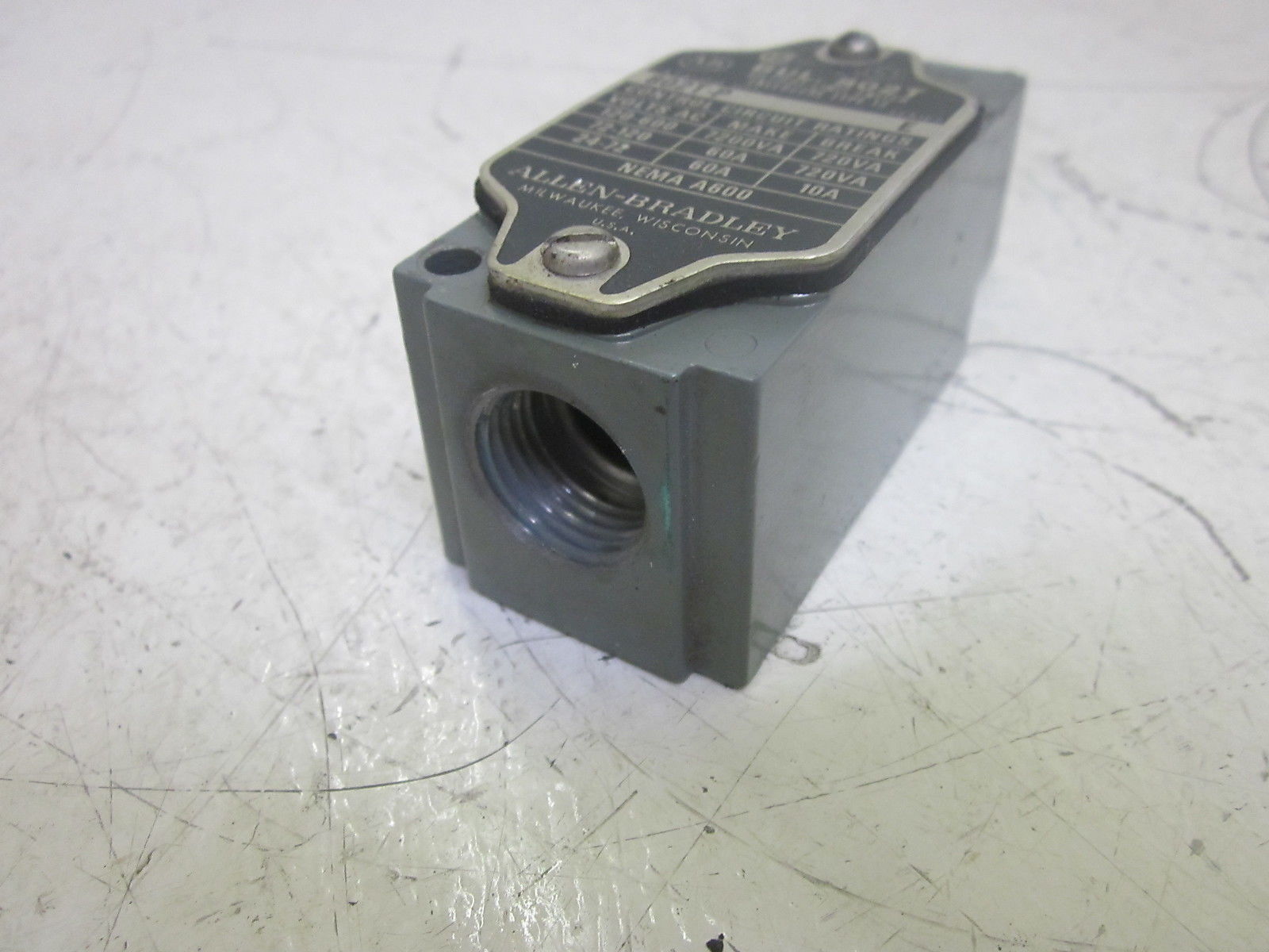 INDUSTRIAL SPARE PART 802T-P SER.E LIMIT SWITCH  UNMP