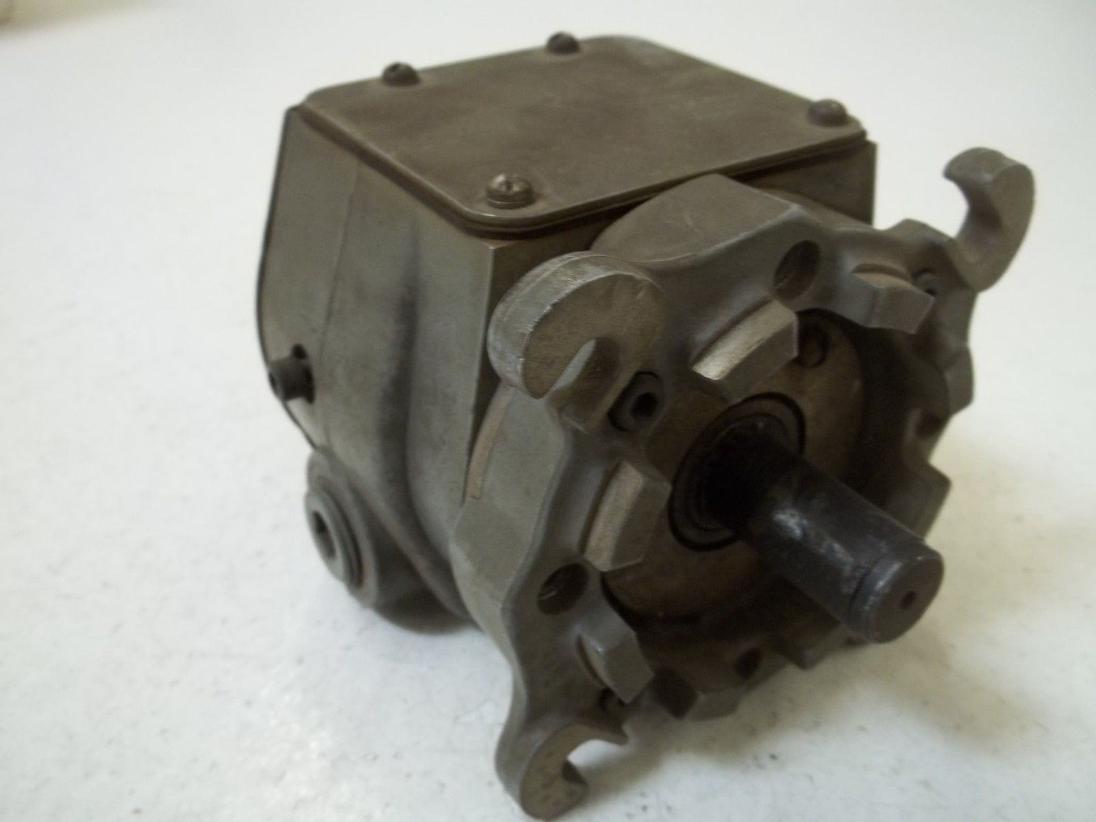 INDUSTRIAL SPARE PART 808C3 SER.B ZERO SPEED PLUGGING SWITCH UNMP